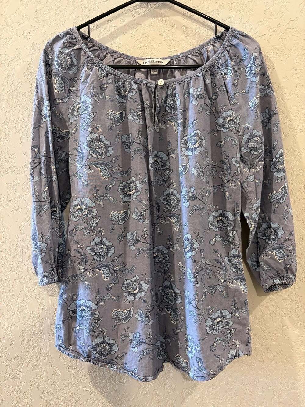Croft & Barrow Women's Blue Floral 3/4 Sleeve Blouse with Keyhole Neck